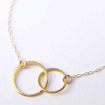 Infinity Necklace With Simple Circle Pendant - In Gold