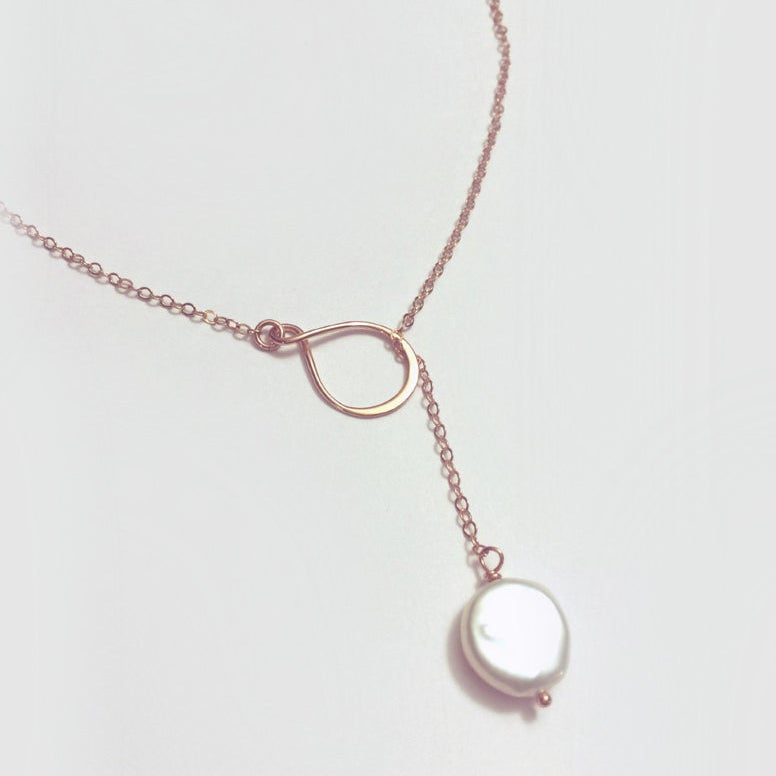 Infinity Pearl Lariat Necklace in Rose Gold