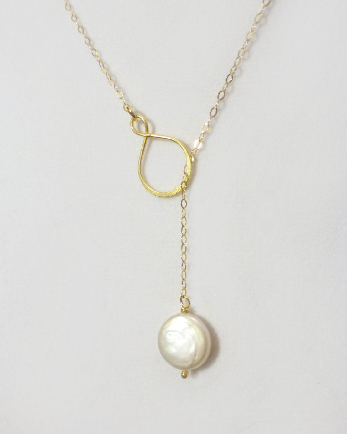 Infinity Pearl Lariat Necklace in Gold