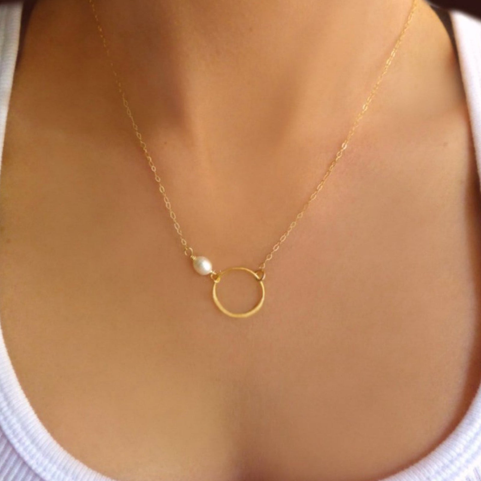 Infinity Circle Necklace With Freshwater Pearl - Gold