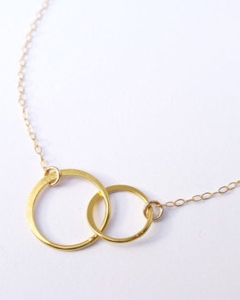 Infinity Necklace With Simple Circle Pendant - In Gold