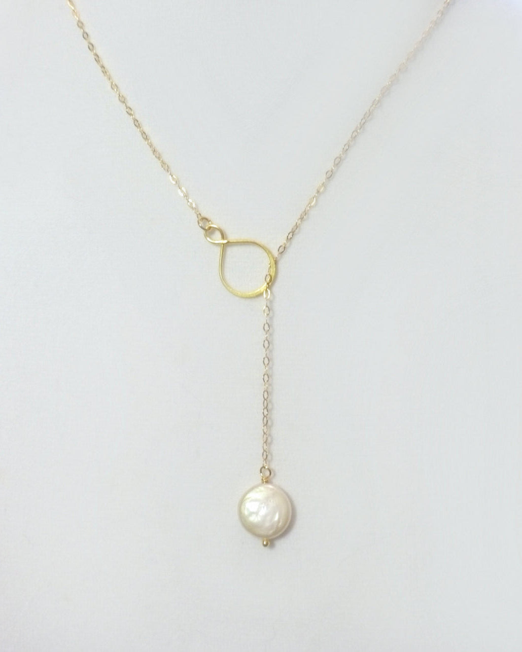 Infinity Pearl Lariat Necklace in Gold